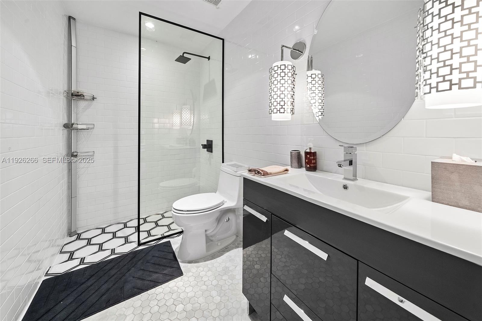 2729 N Bay Rd Miami Beach, FL 33140