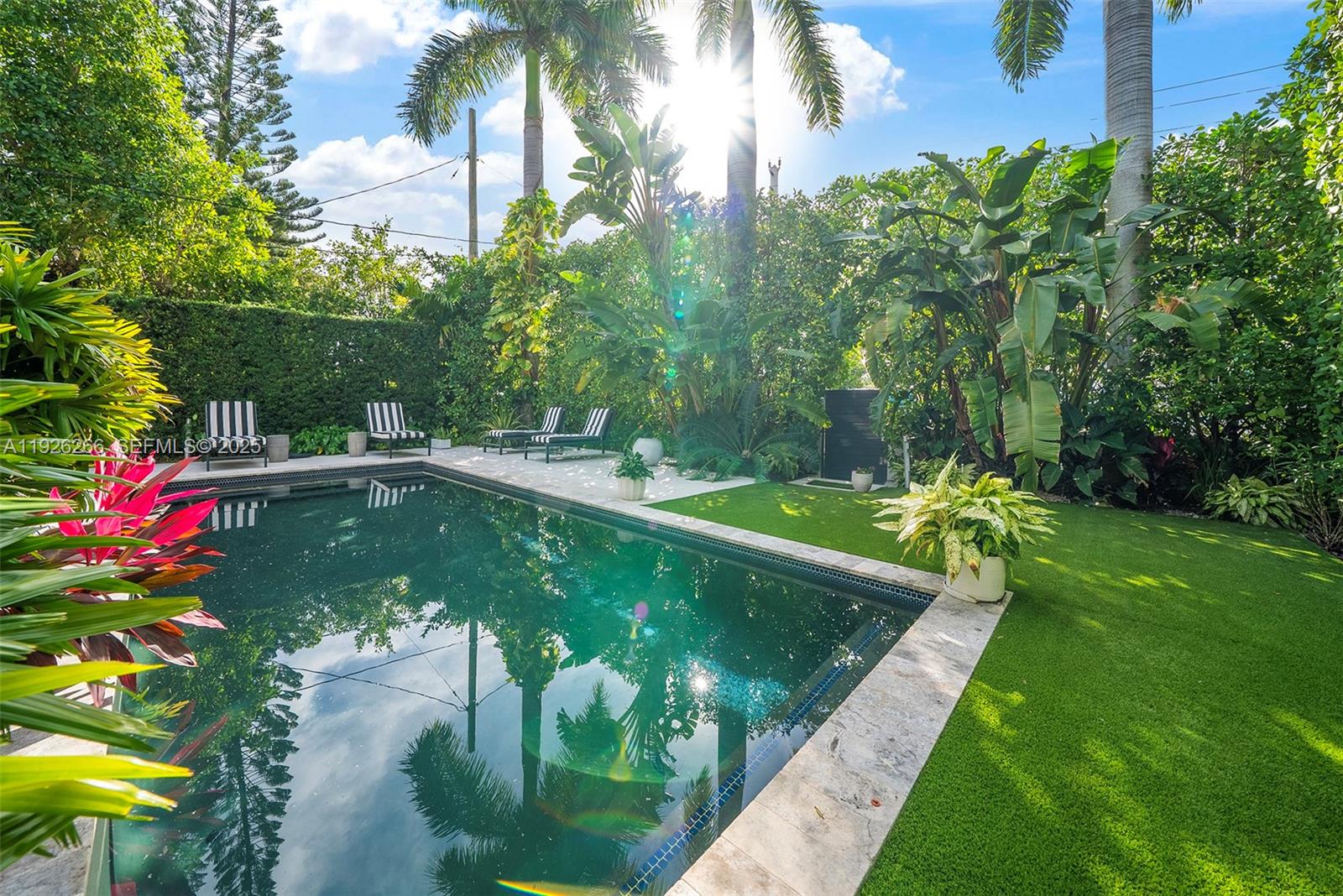 2729 N Bay Rd Miami Beach, FL 33140