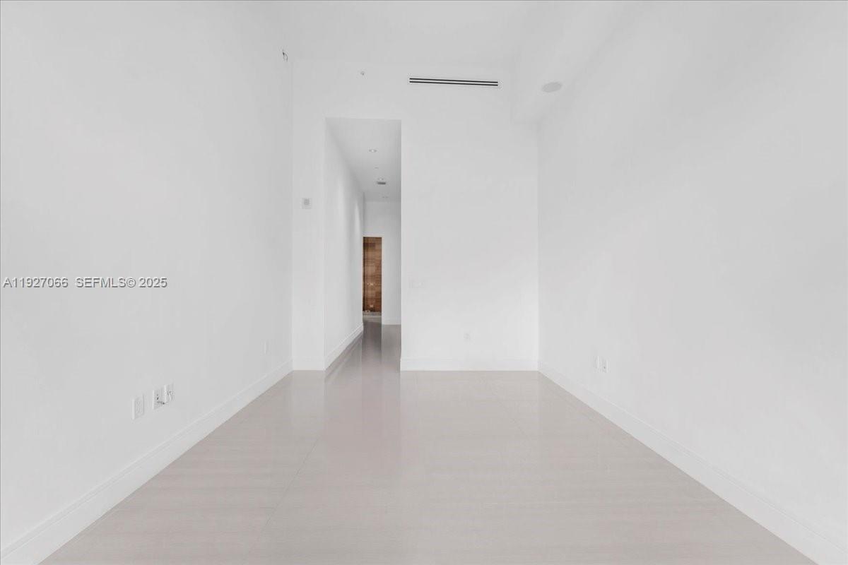 3250 NE 188th St #103 Aventura, FL 33180