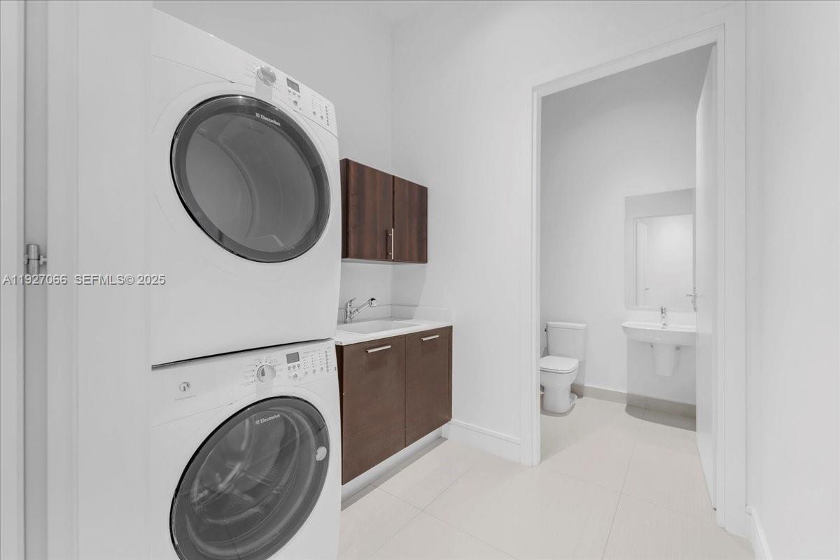 3250 NE 188th St #103 Aventura, FL 33180