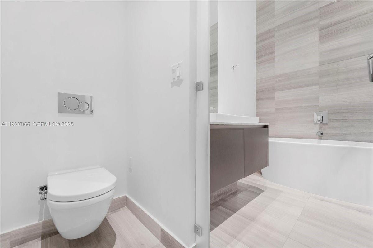 3250 NE 188th St #103 Aventura, FL 33180