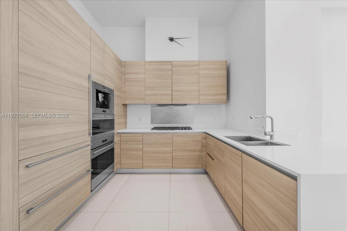 3250 NE 188th St #103 Aventura, FL 33180