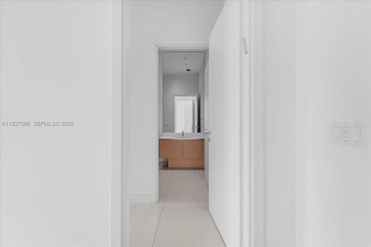 3250 NE 188th St #103 Aventura, FL 33180