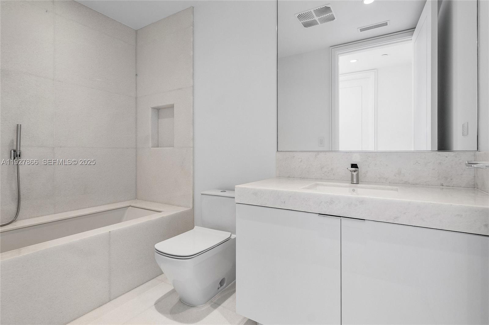 17975 Collins Ave #N-3502 Sunny Isles Beach, FL 33160