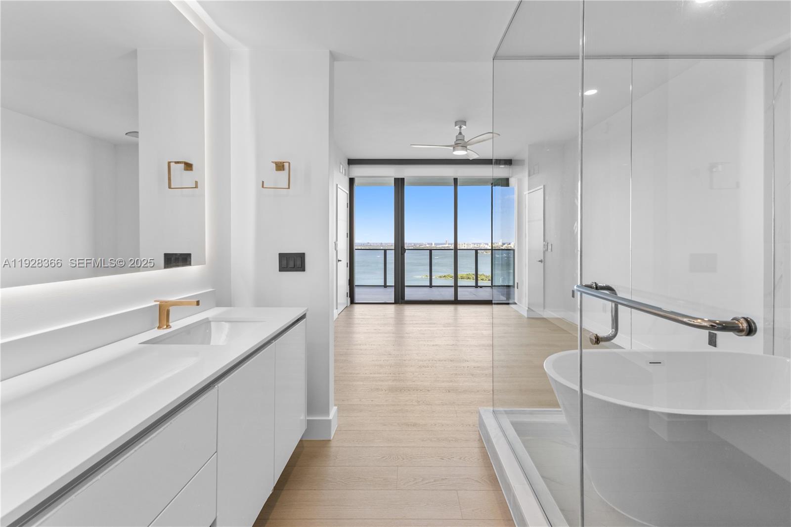 700 NE 24th St #2905 Miami, FL 33137