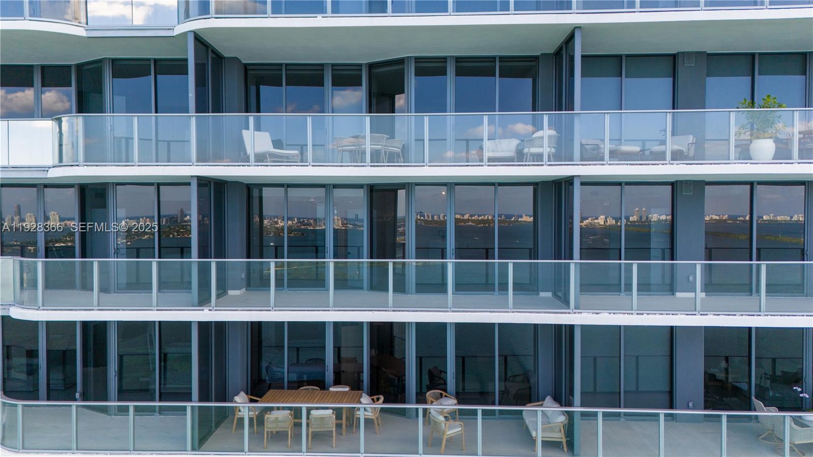 700 NE 24th St #2905 Miami, FL 33137