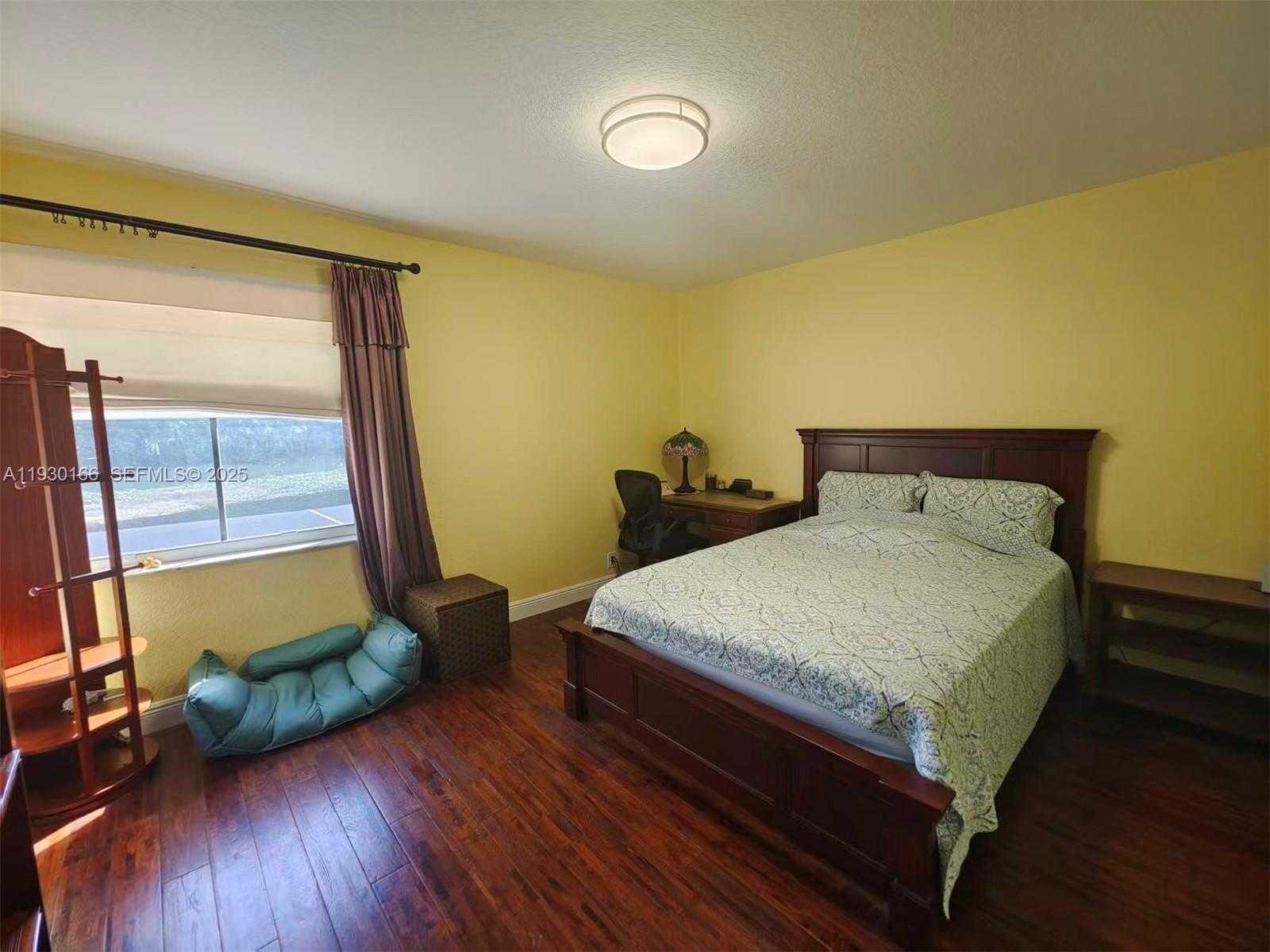 1035 Waterside Cir Weston, FL 33327