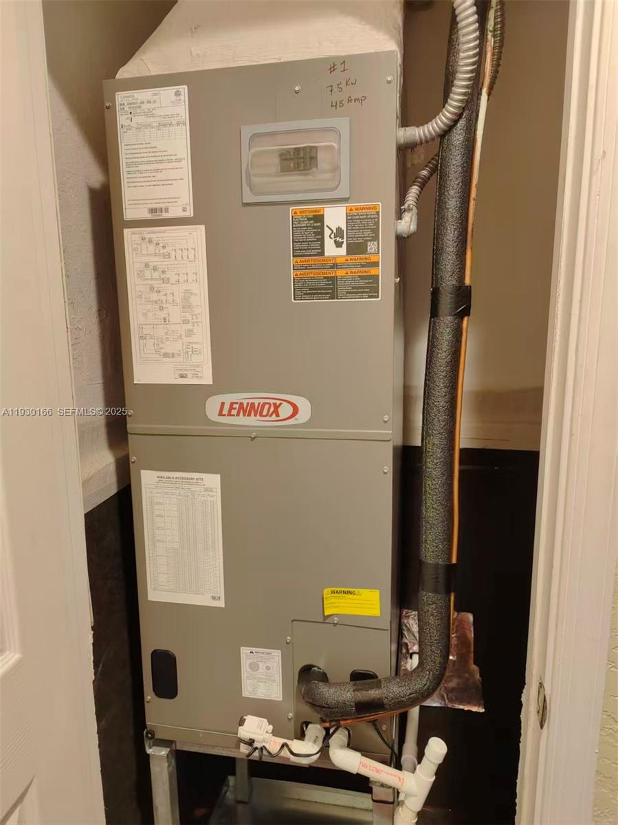 1035 Waterside Cir Weston, FL 33327