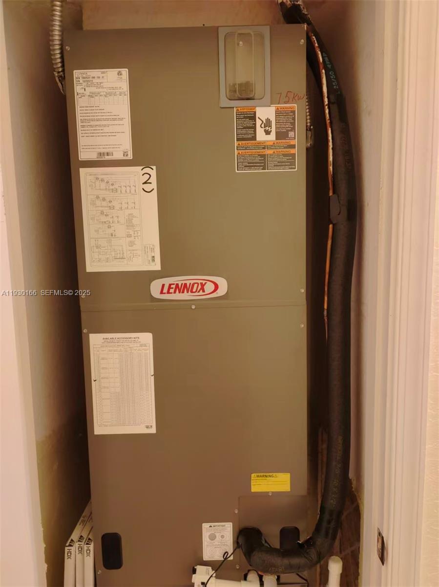 1035 Waterside Cir Weston, FL 33327