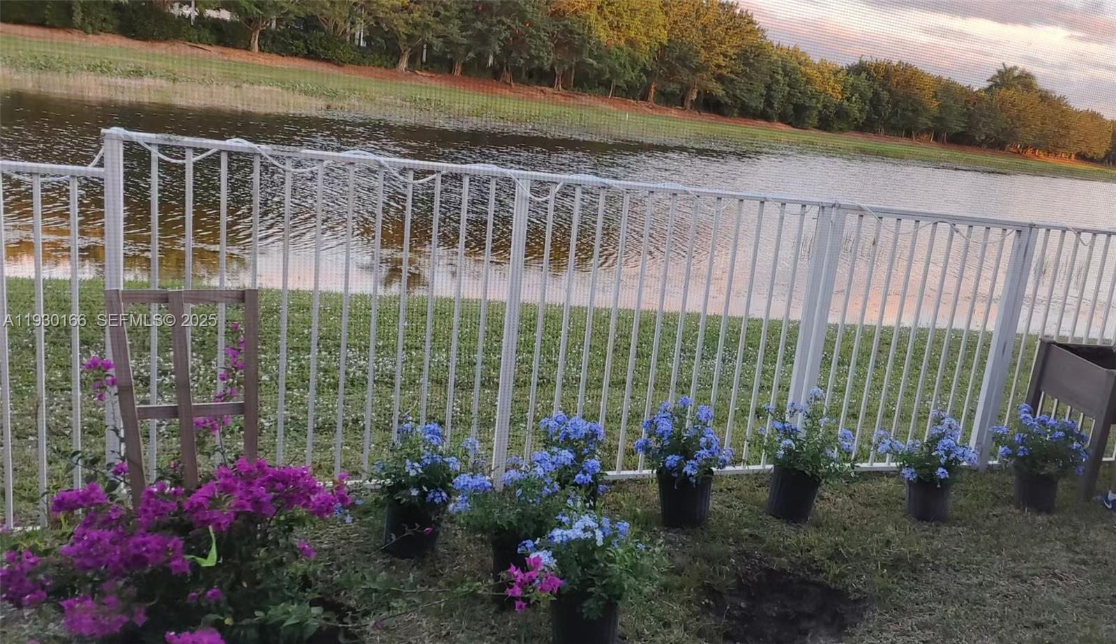 1035 Waterside Cir Weston, FL 33327