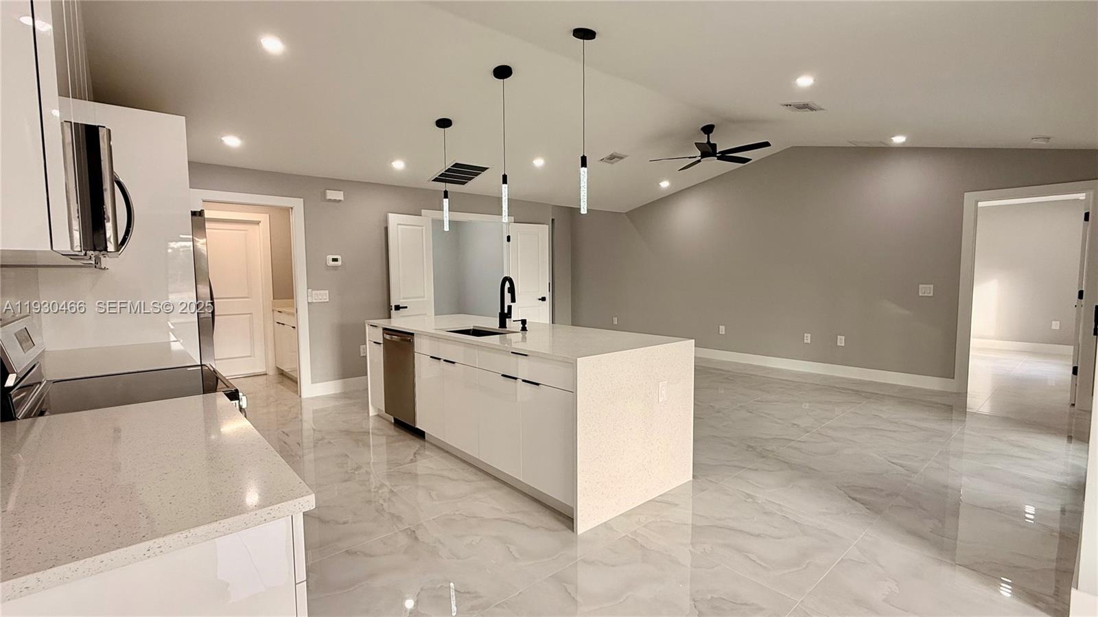 3513 2nd St Sw Lehigh Acres, FL 33976