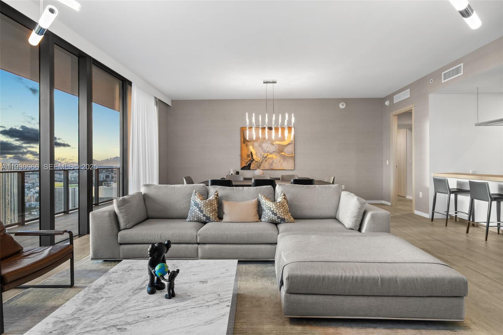 image Brickell Flatiron26