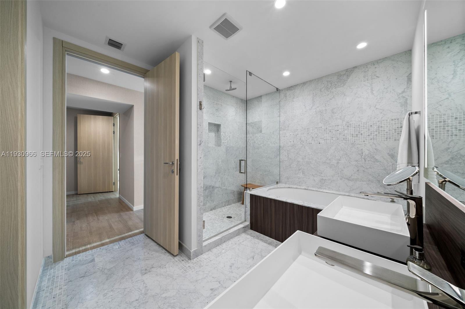 image Brickell Flatiron30