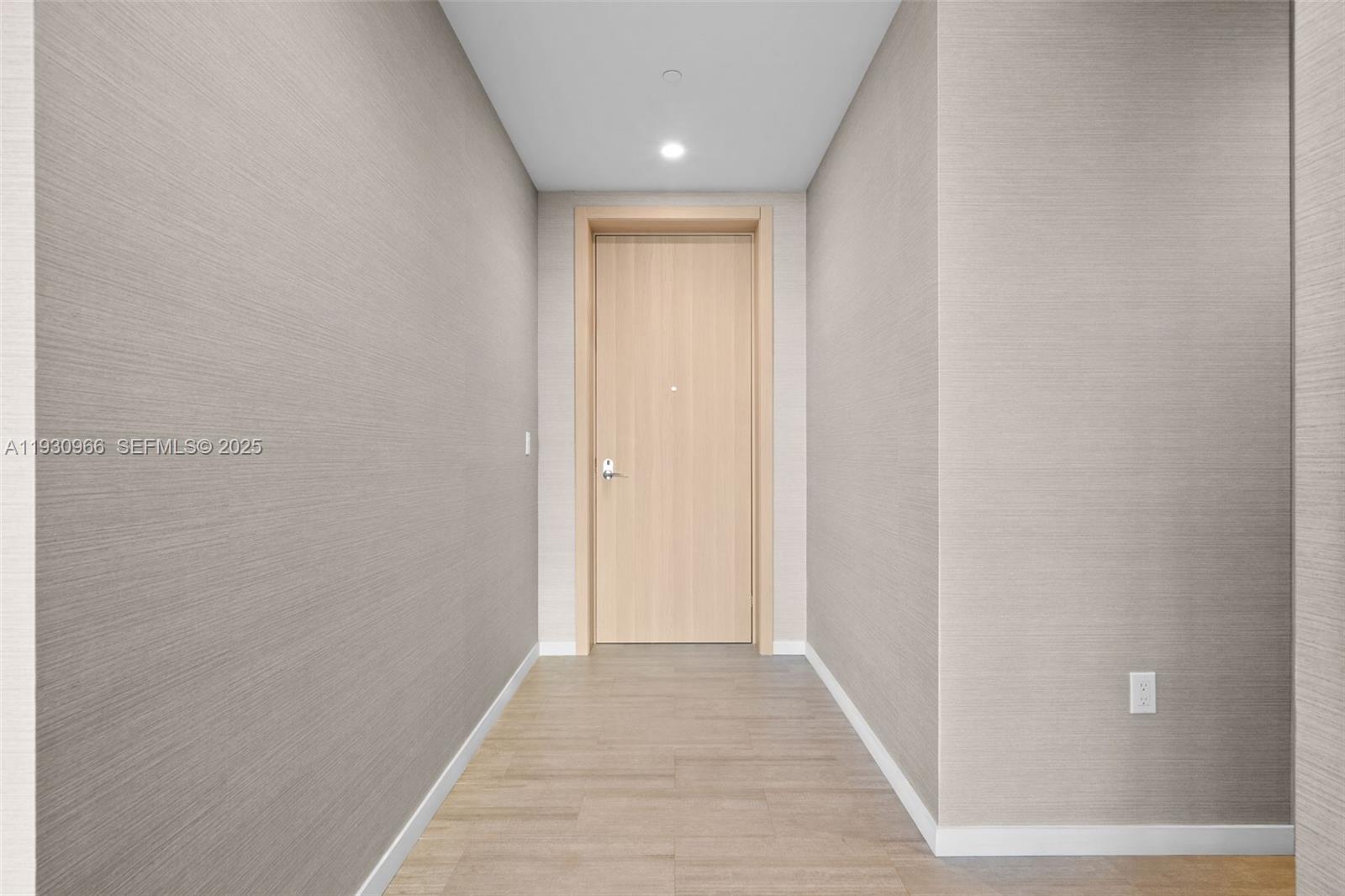 image Brickell Flatiron48