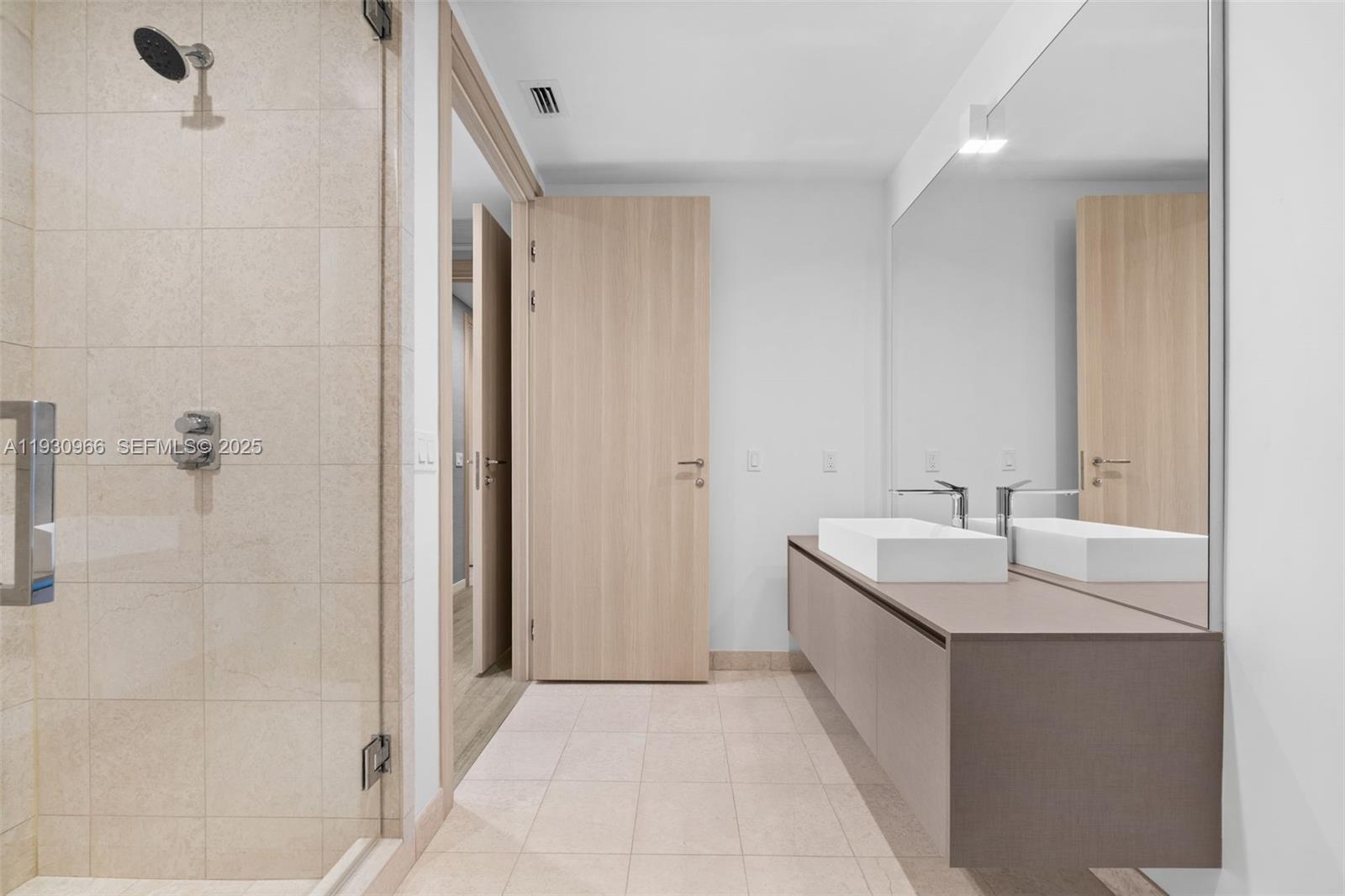 image Brickell Flatiron49