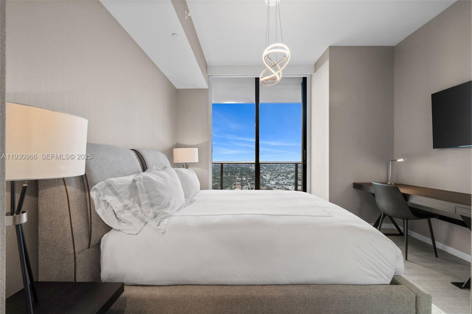 image Brickell Flatiron51