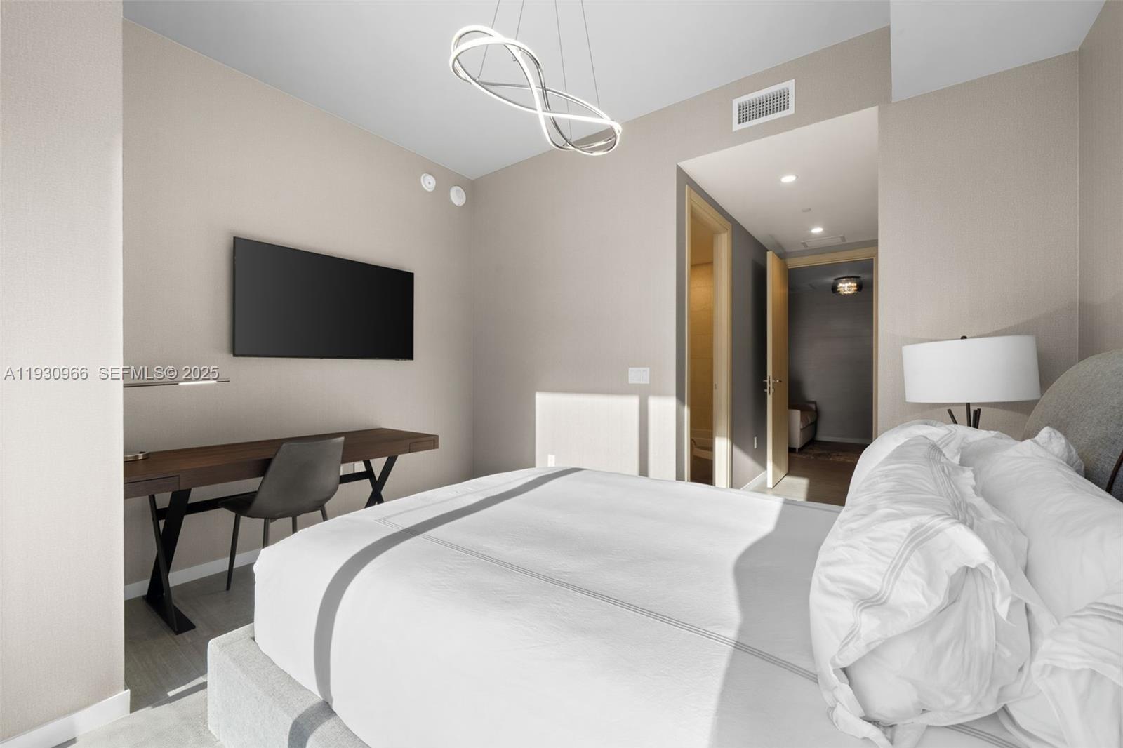 image Brickell Flatiron52