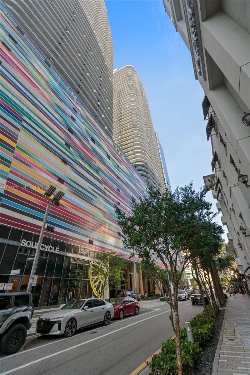 image Brickell Heights East11