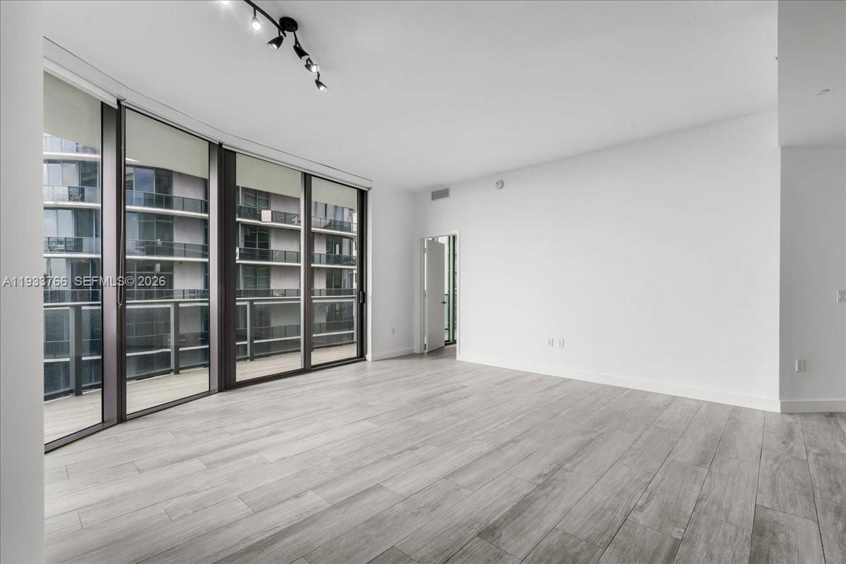 image Brickell Heights East36