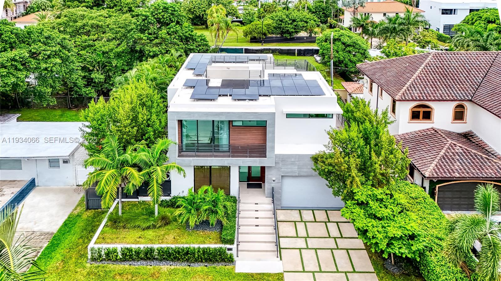 311 SE 189th St Sunny Isles Beach, FL 33160