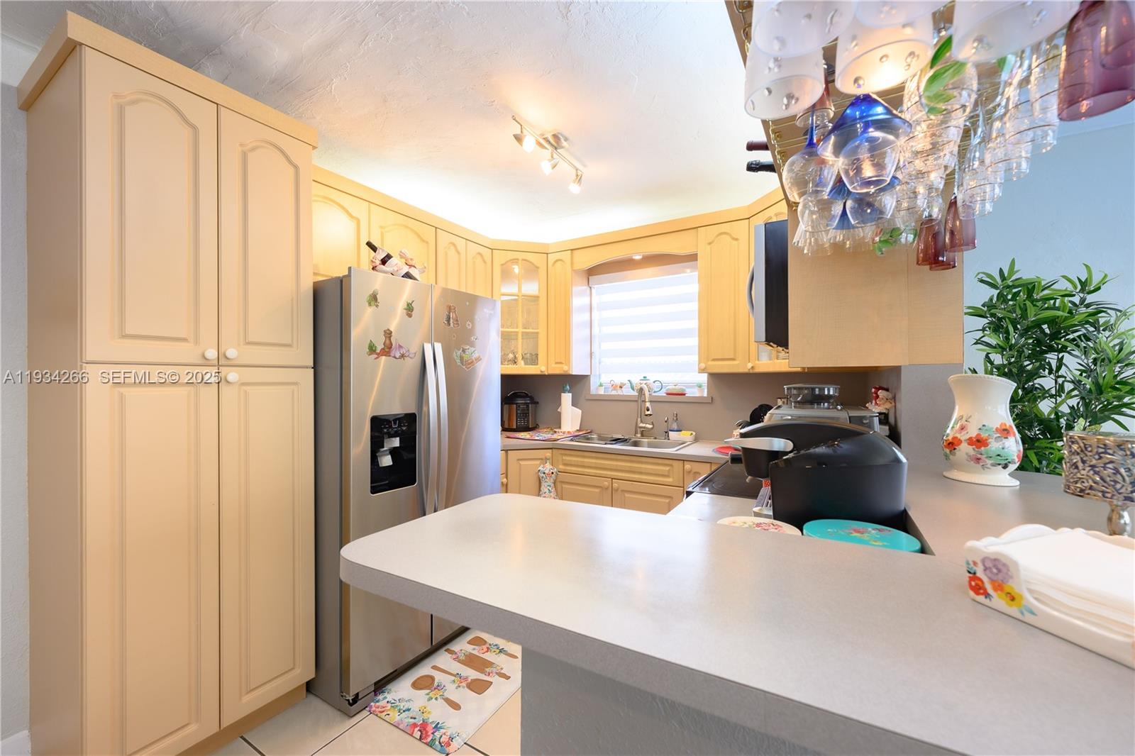 30 SW 57th Ct Miami, FL 33144