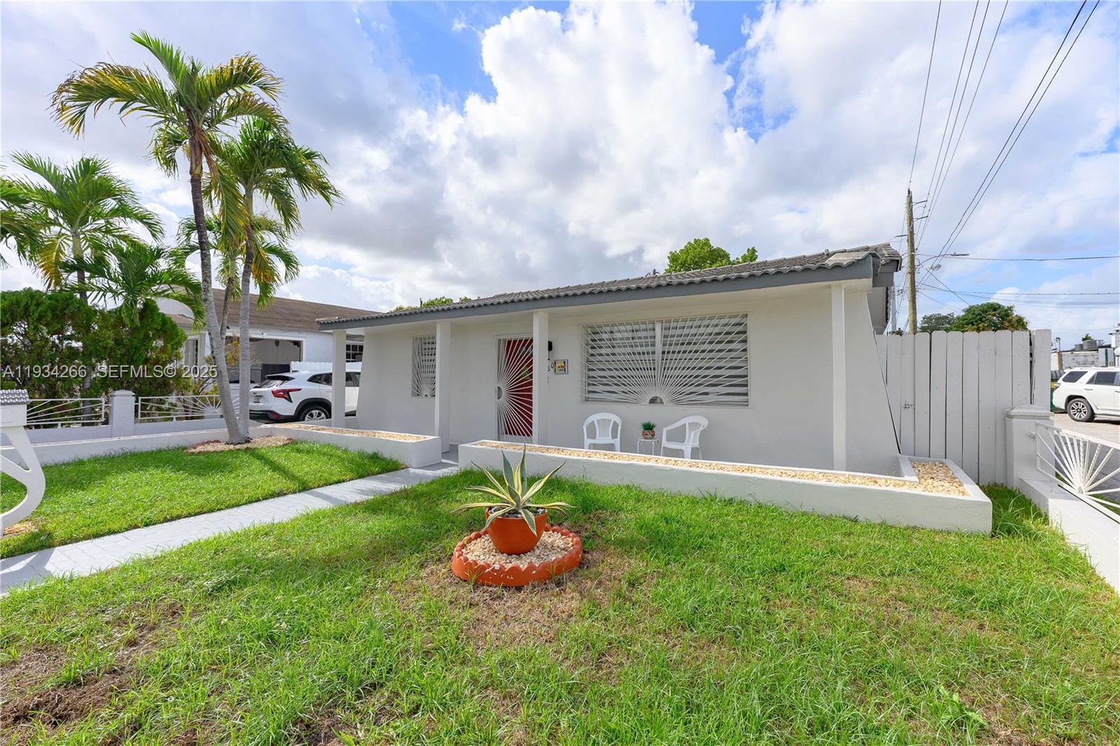 30 SW 57th Ct Miami, FL 33144