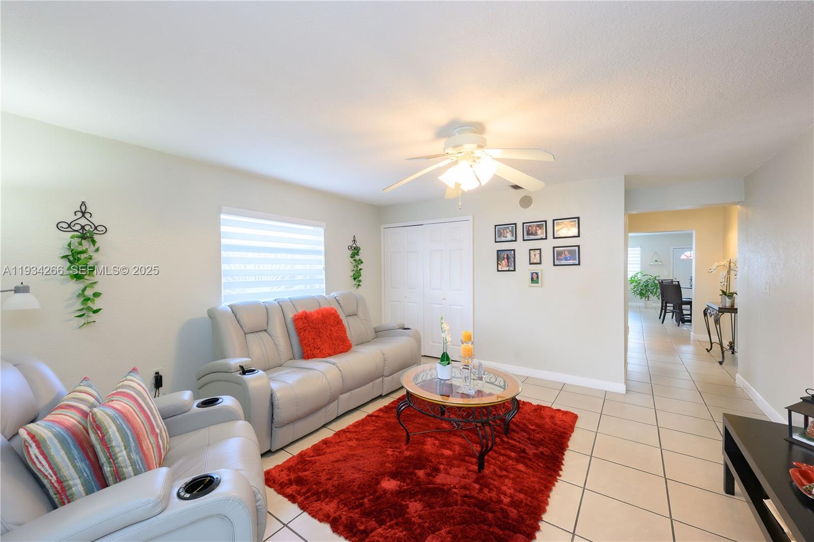 30 SW 57th Ct Miami, FL 33144