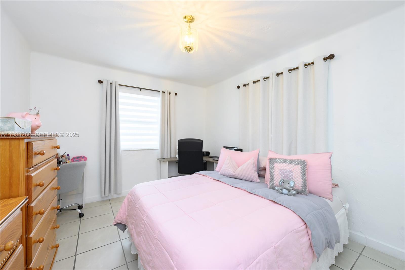 30 SW 57th Ct Miami, FL 33144