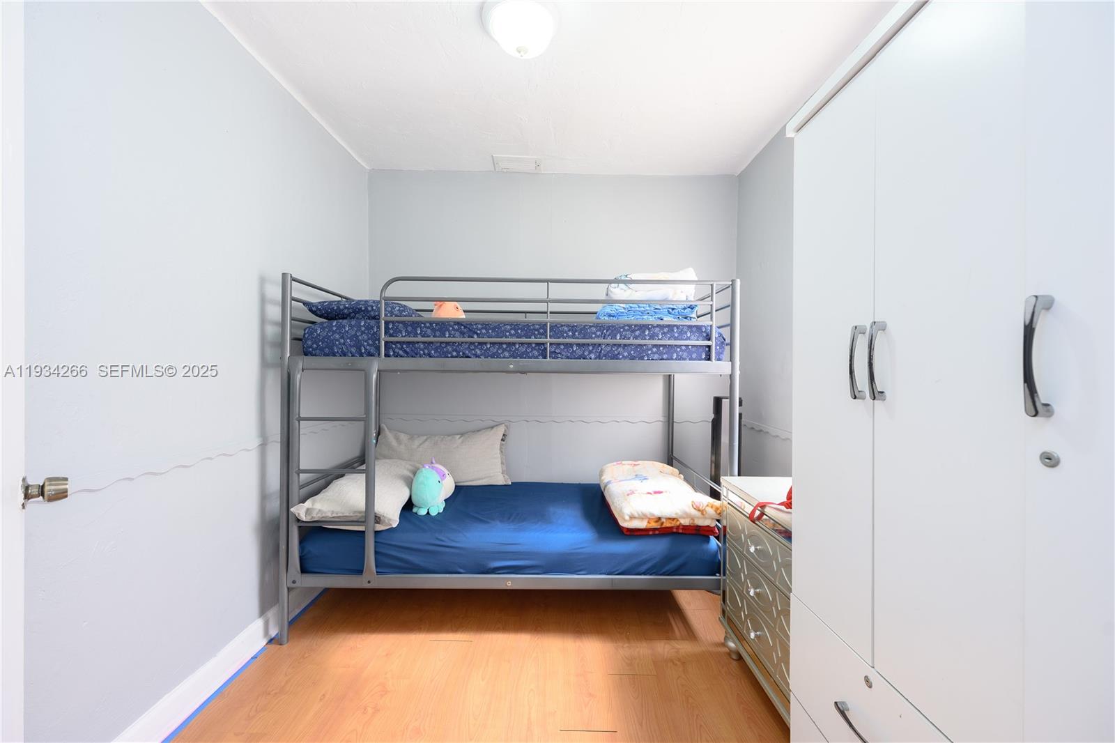 30 SW 57th Ct Miami, FL 33144