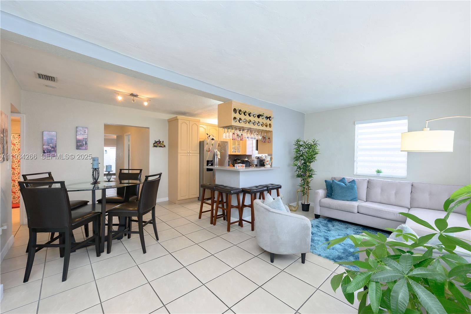 30 SW 57th Ct Miami, FL 33144