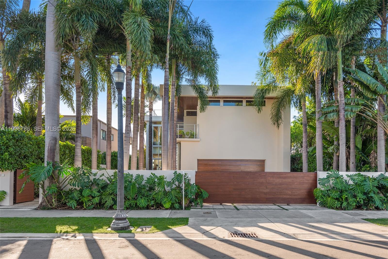 610 W Dilido Dr #- Miami Beach, FL 33139