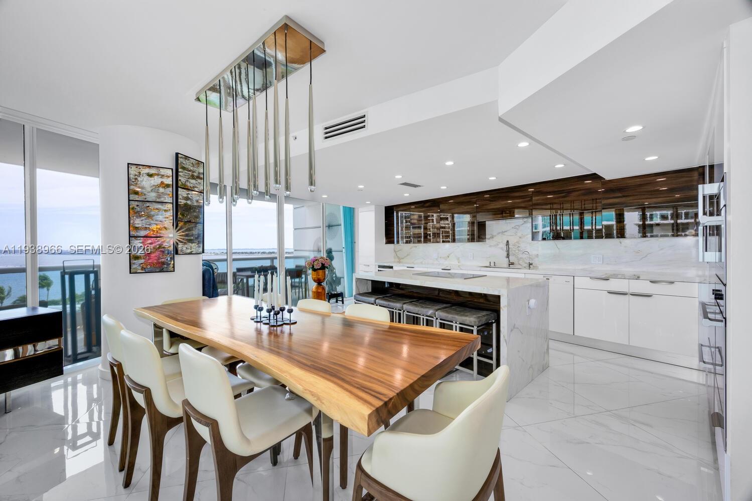 image Bristol Tower Condo9