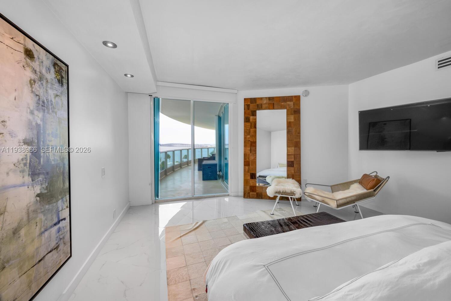 image Bristol Tower Condo16