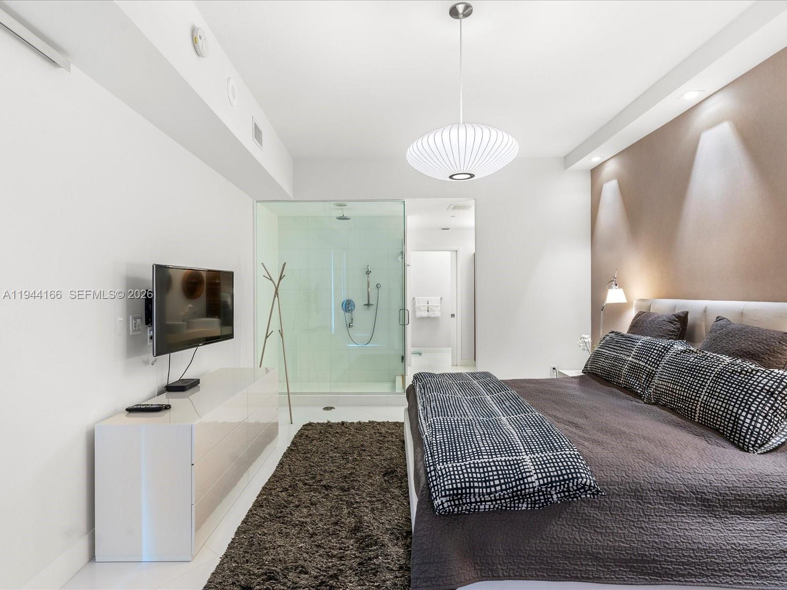 image Paramount Bay Condo19