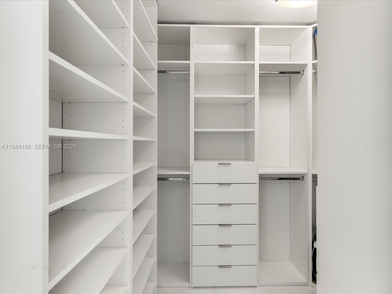 image Paramount Bay Condo23