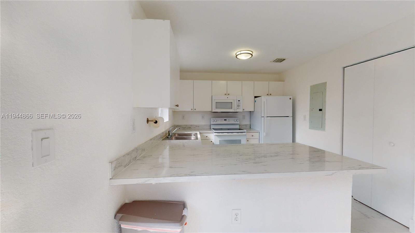 618 SW 2nd Pl Florida City, FL 33034