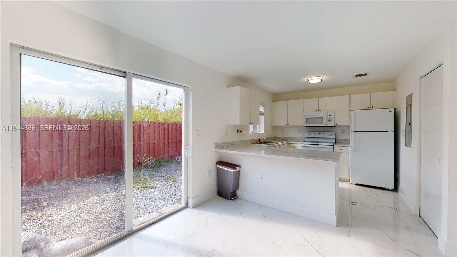 618 SW 2nd Pl Florida City, FL 33034