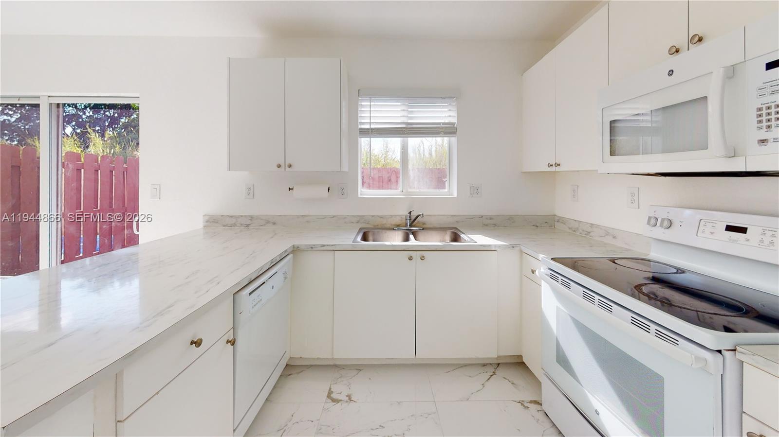 618 SW 2nd Pl Florida City, FL 33034