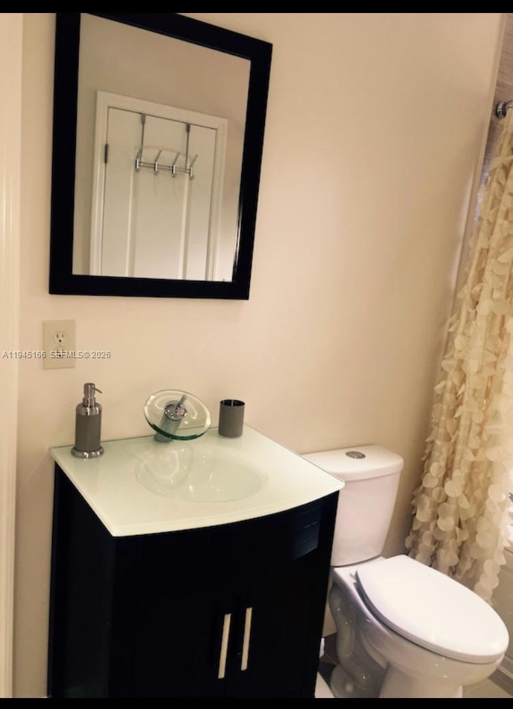 2539 Thomas St Hollywood, FL 33020