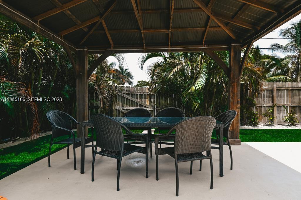 2539 Thomas St Hollywood, FL 33020