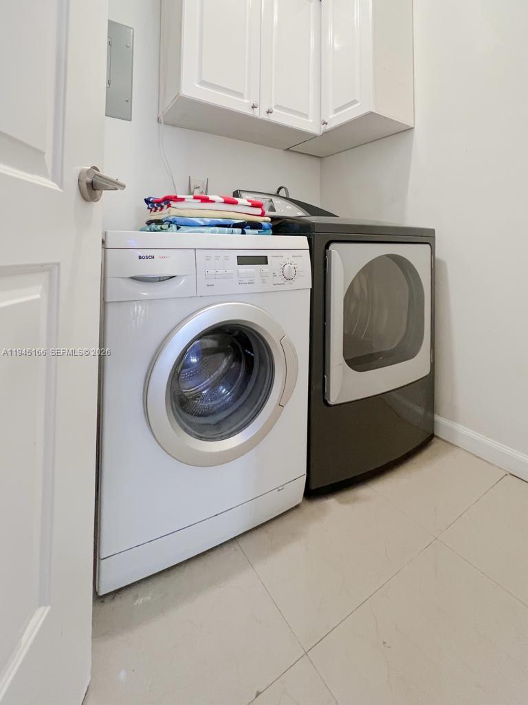 2539 Thomas St Hollywood, FL 33020