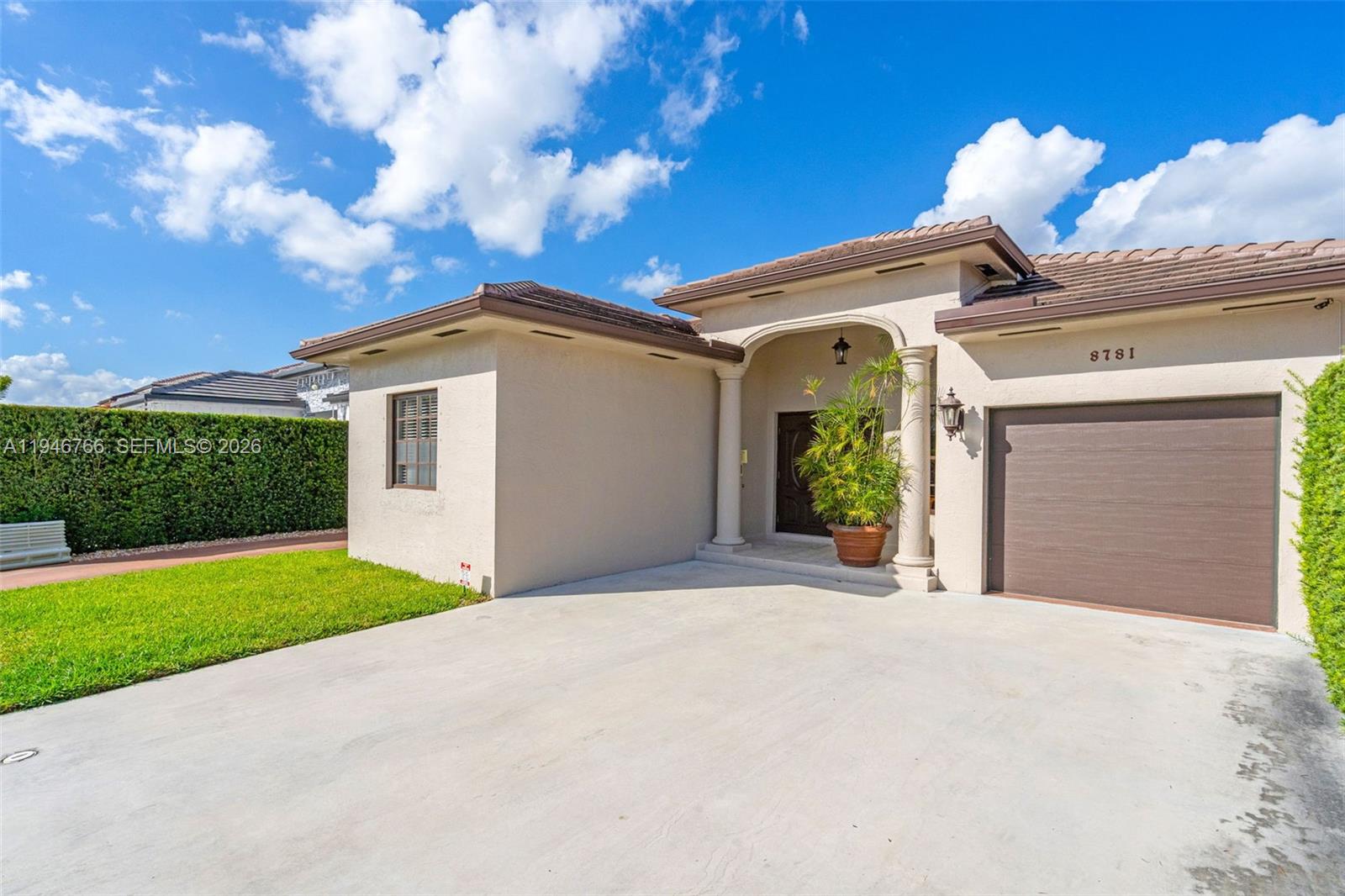 8781 NW 148th Ter Miami Lakes, FL 33018