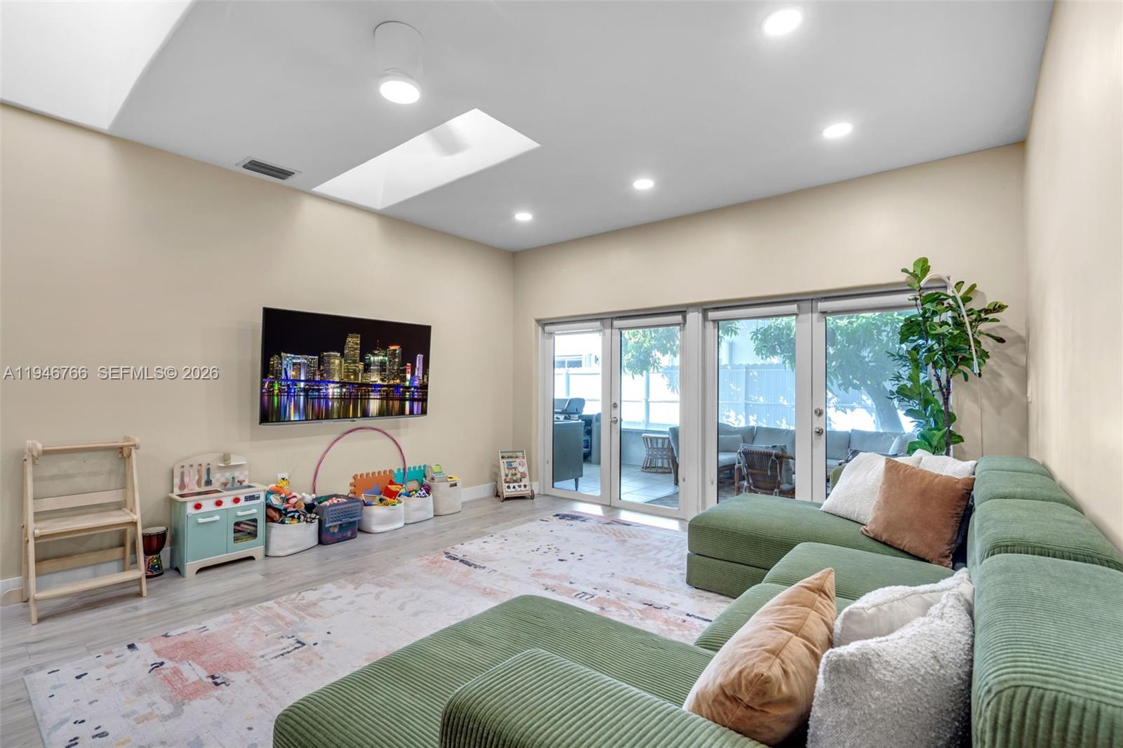 8781 NW 148th Ter Miami Lakes, FL 33018