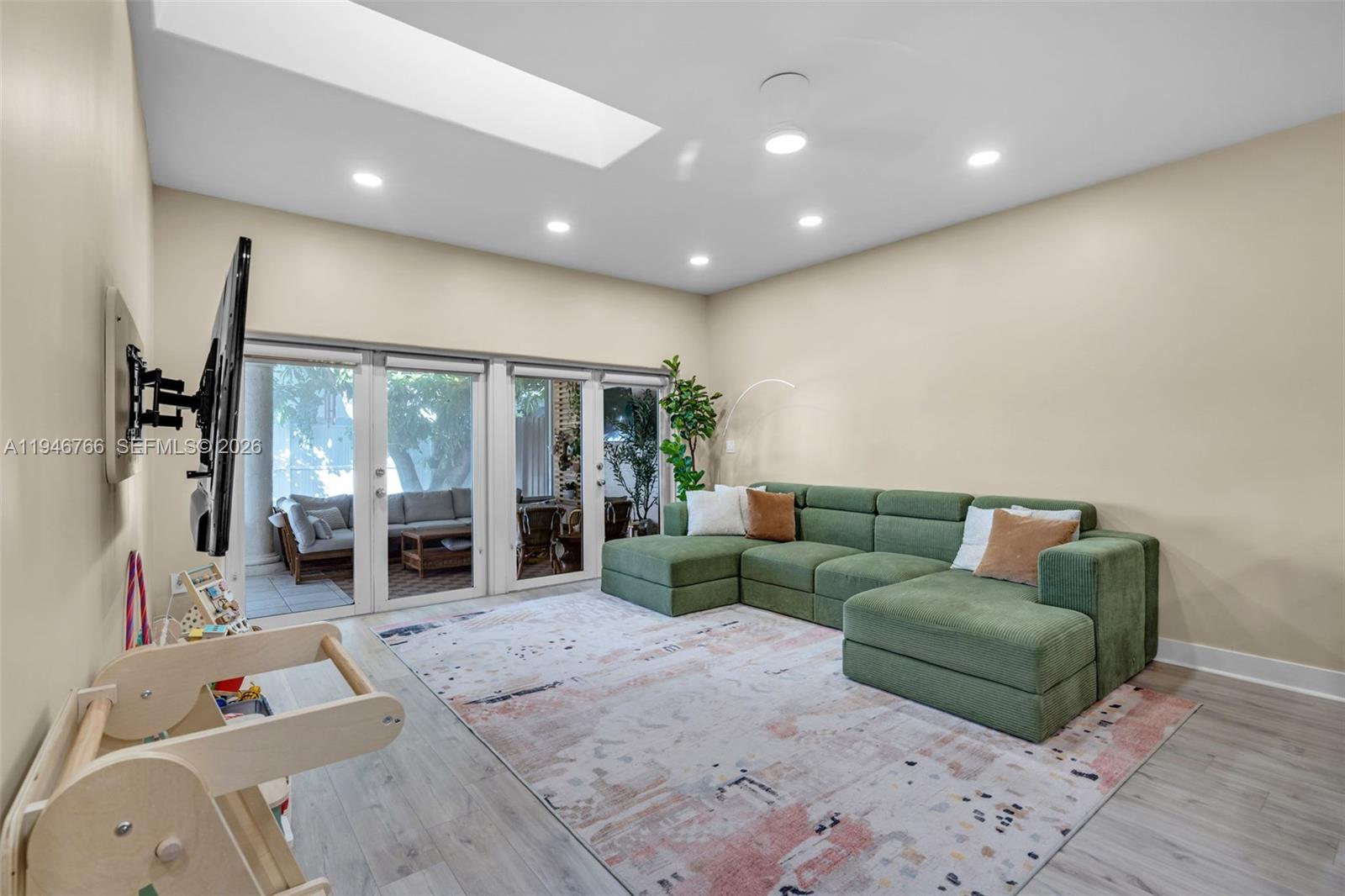 8781 NW 148th Ter Miami Lakes, FL 33018