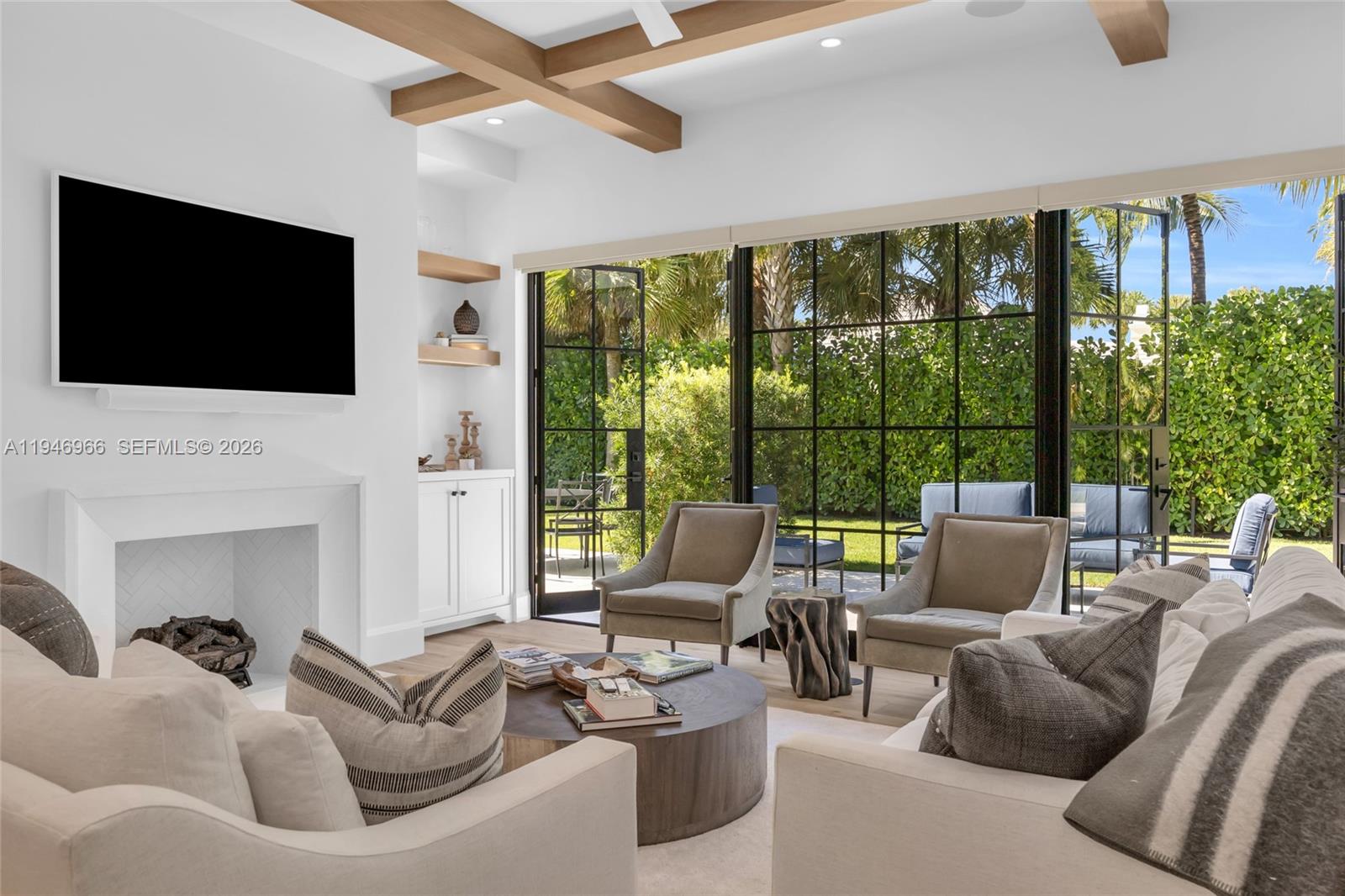 44 S Beach Rd Hobe Sound, FL 33455