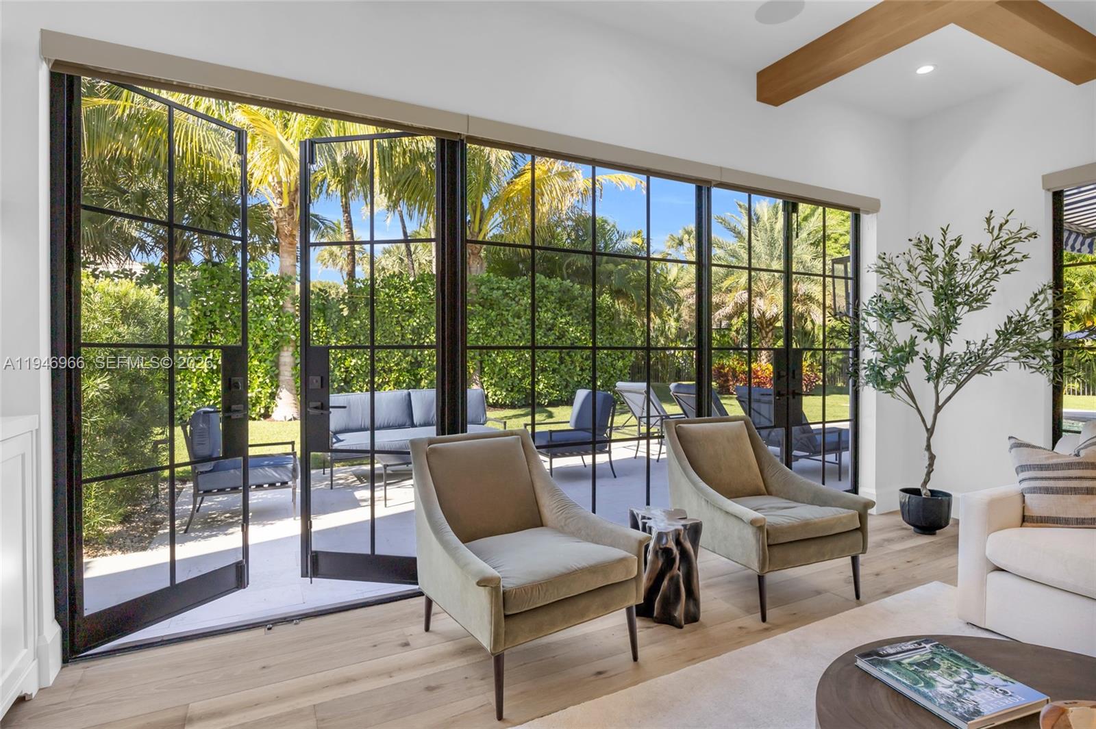 44 S Beach Rd Hobe Sound, FL 33455