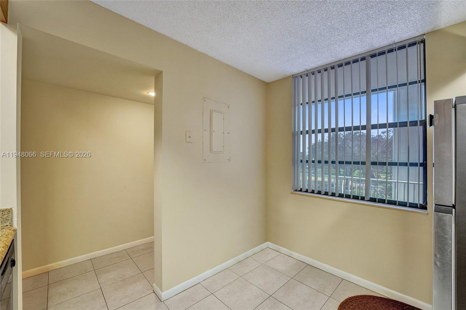 1713 Whitehall Dr #304 Davie, FL 33324