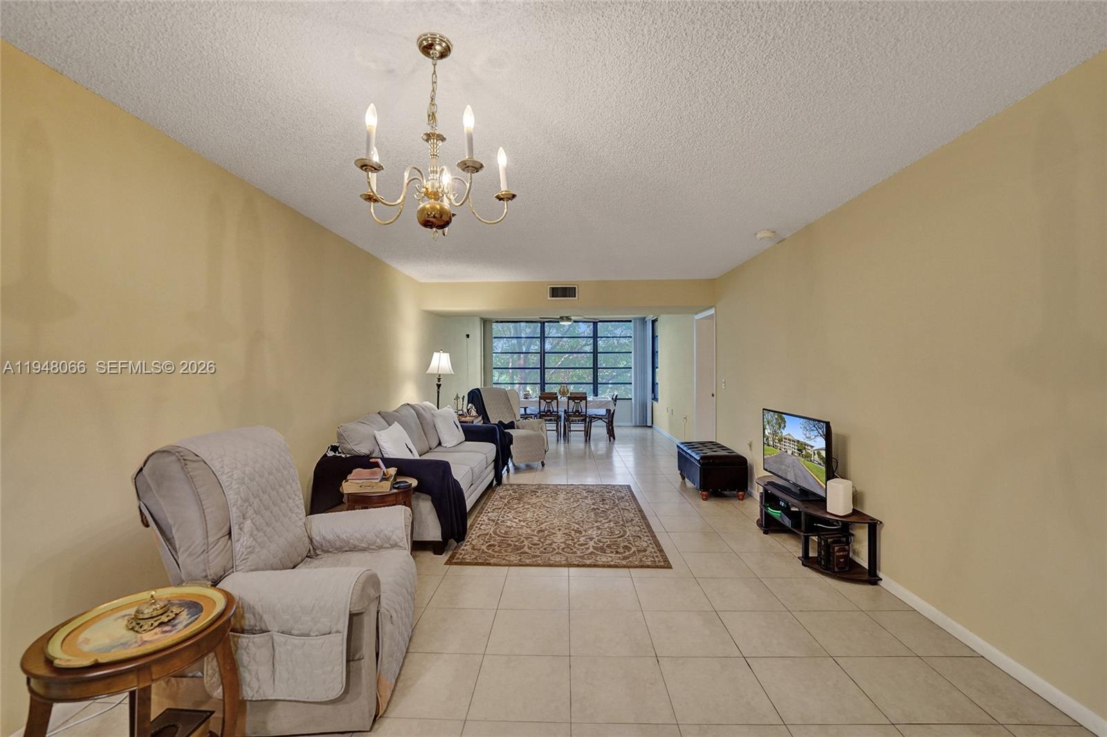 1713 Whitehall Dr #304 Davie, FL 33324