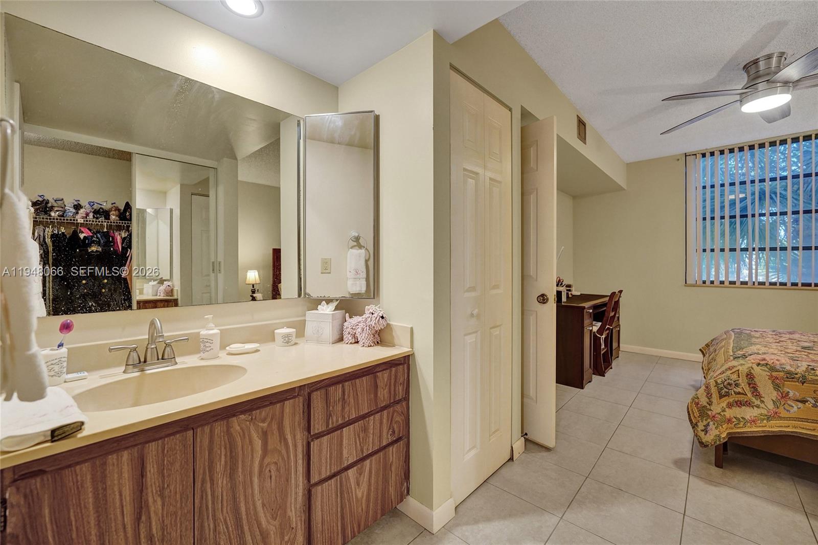 1713 Whitehall Dr #304 Davie, FL 33324