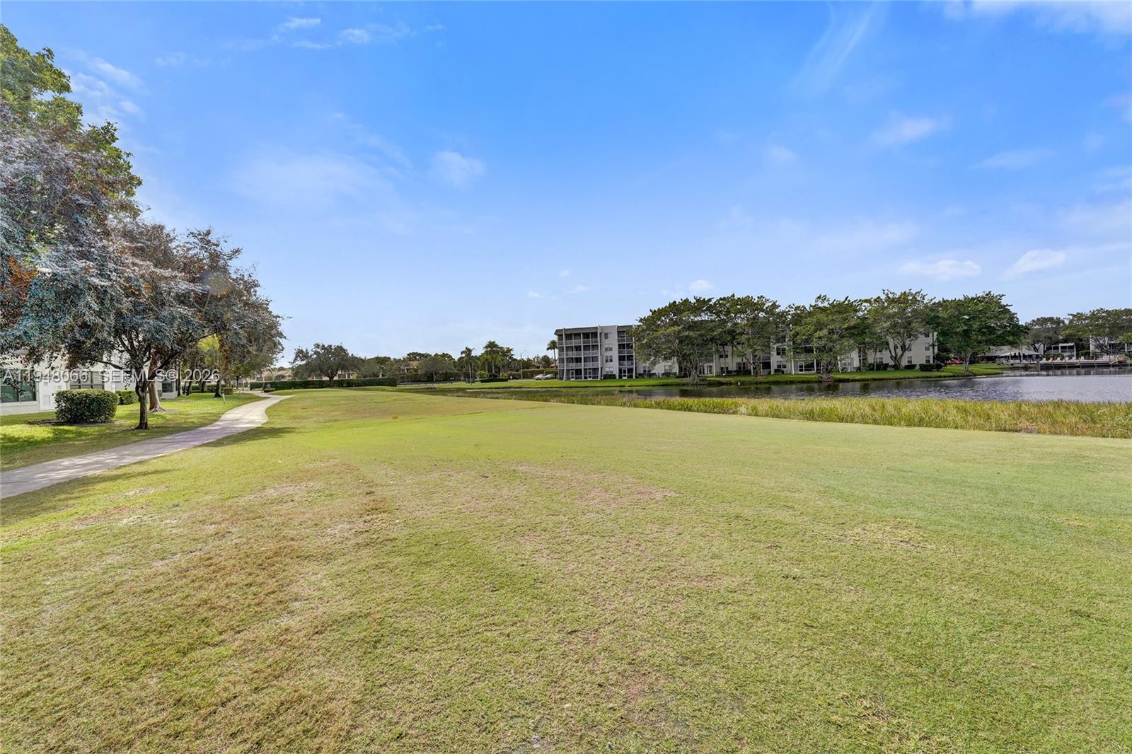 1713 Whitehall Dr #304 Davie, FL 33324